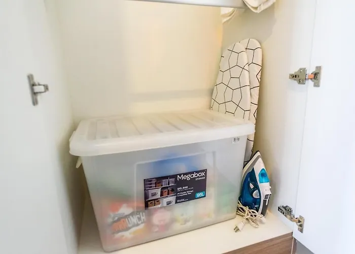 Modern 1br In Bgc Mckinley With 1gbps Wifi Pool Gym Apartamento Manila
