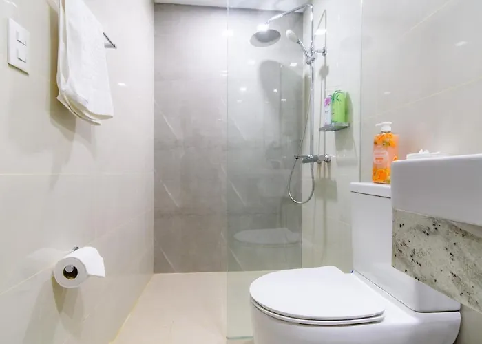 Modern 1br In Bgc Mckinley With 1gbps Wifi Pool Gym *