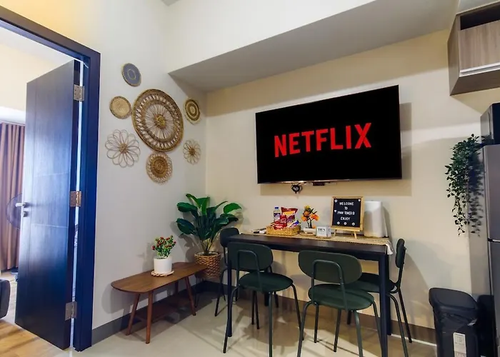 Modern 1br In Bgc Mckinley With 1gbps Wifi Pool Gym Manila