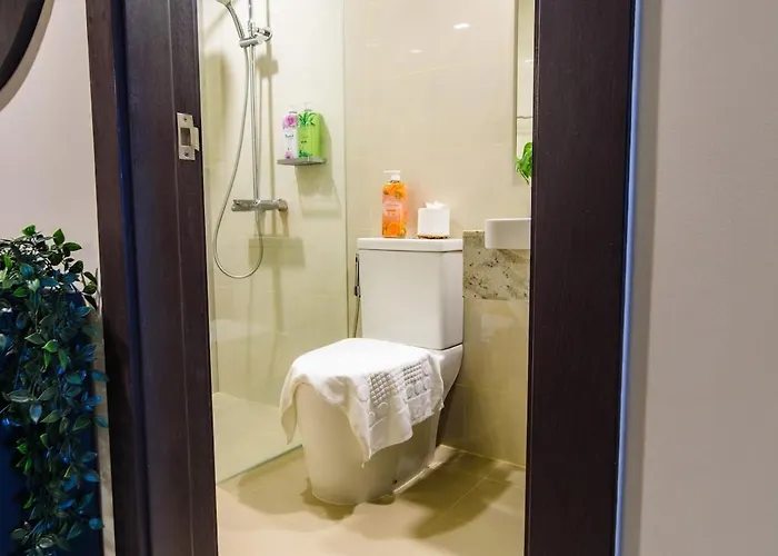 Modern 1br In Bgc Mckinley With 1gbps Wifi Pool Gym Apartamento *