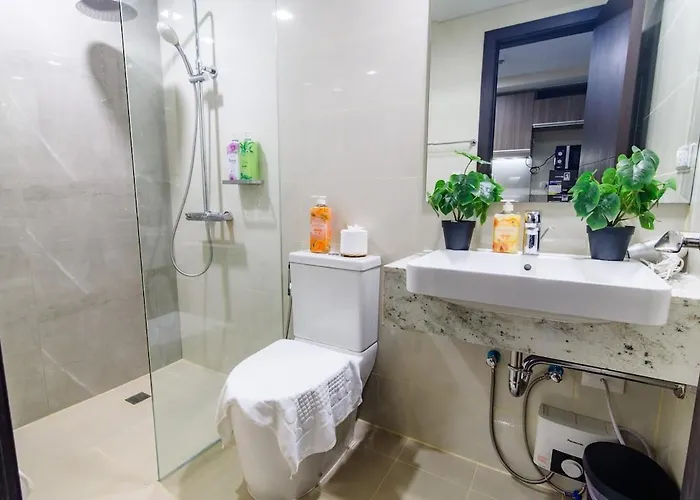 Modern 1br In Bgc Mckinley With 1gbps Wifi Pool Gym